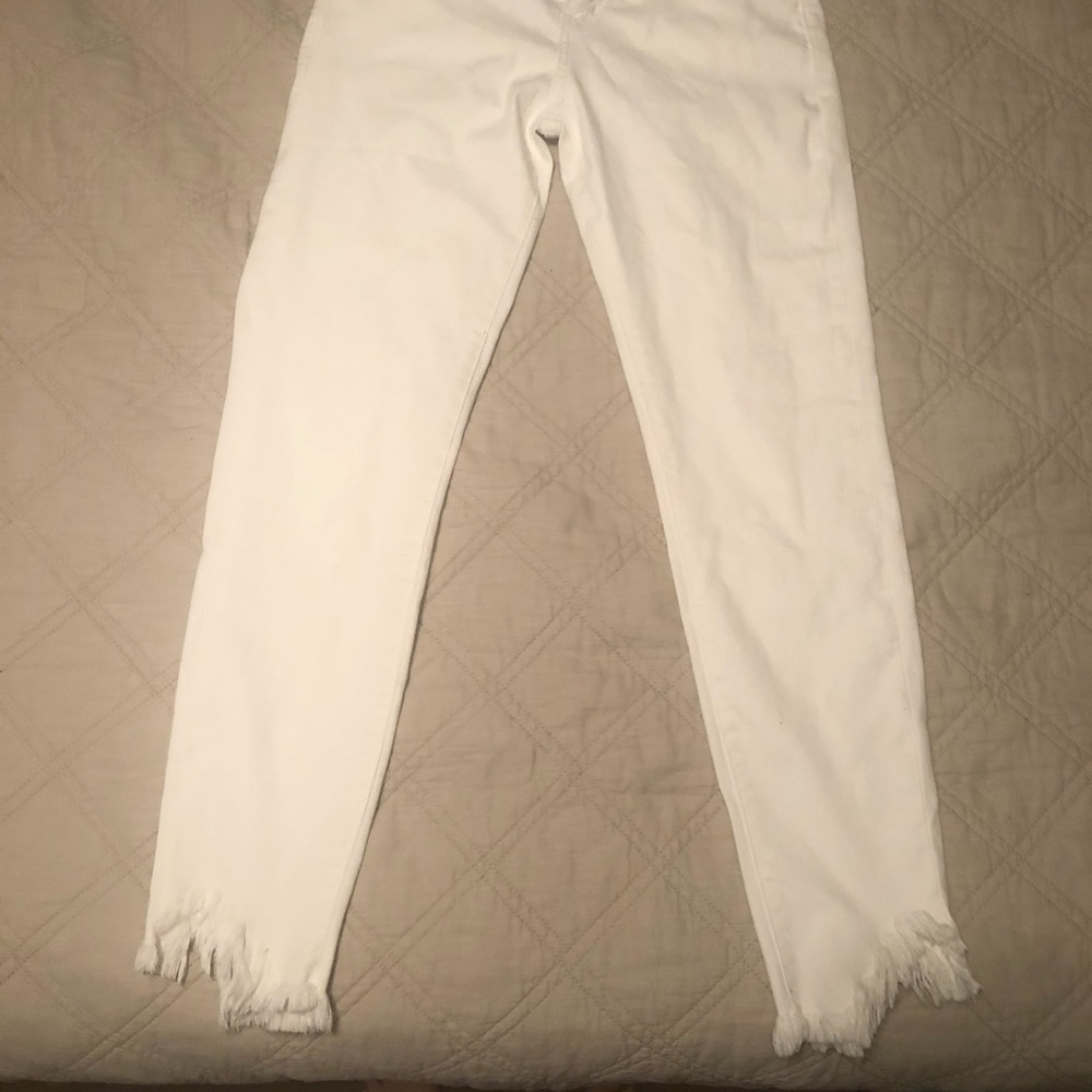 White fringe cropped KANCAN jeans size 27